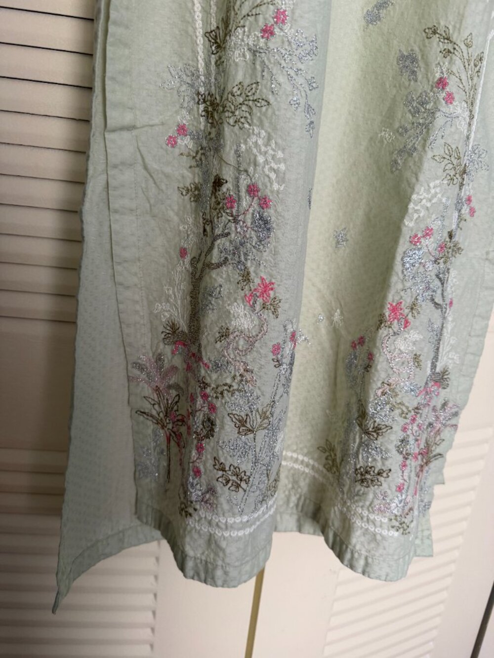 ‘Chikan Kari’ Embroidered Pista/Light Green Linen Top Size S - Picture 6 of 8